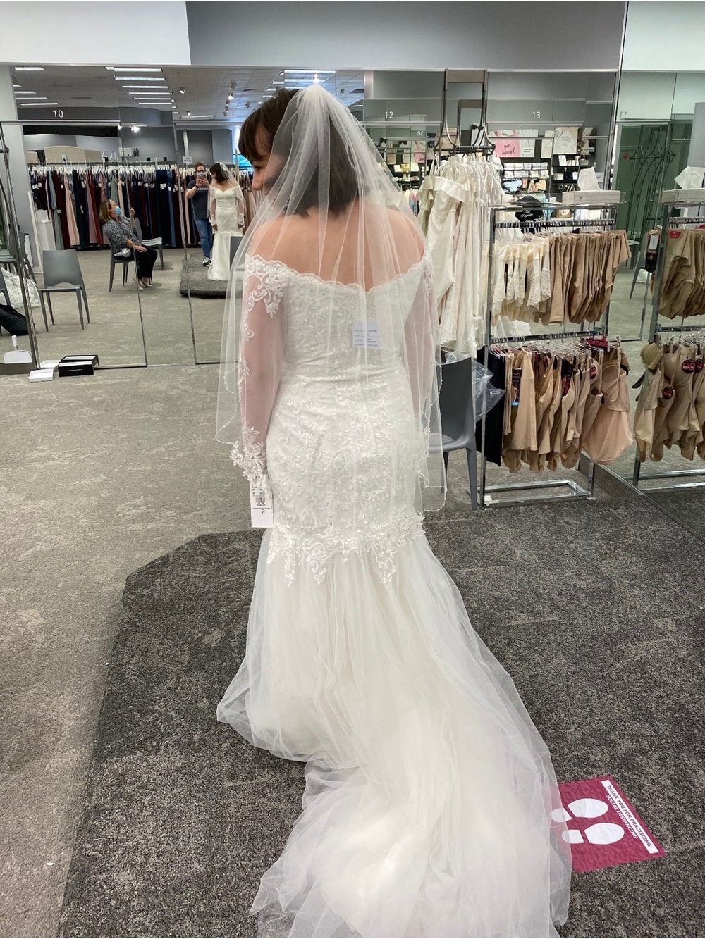 DAVIDS BRIDAL COLLECTION LACE AND TULLE WEDDING DRESS NWT 12 - Picture 2 of 5
